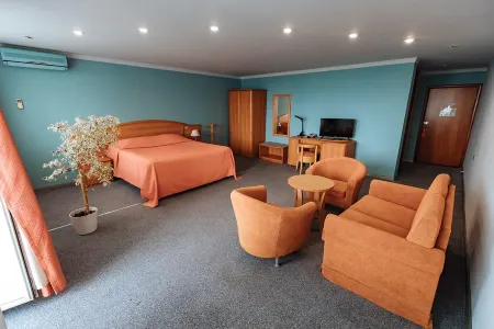 DIS President hotel (Дис Президент)