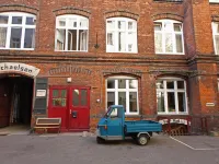 Die Fabrik - Hostel โรงแรมใกล้สะพานโอเบอร์บาวม์