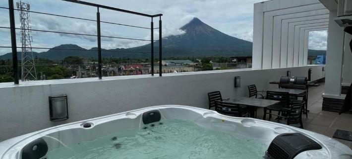 J Spazio Apartelle and Cafe Hotels in Albay