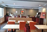 Comfort Inn & Suites Brattleboro I-91 - Desayuno
