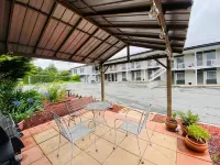 Colonial Lodge Motor Inn Hotels in Yass