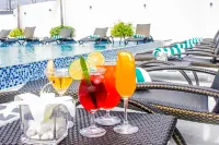 The Excelsior Hotel Las Piñas - Pools