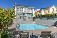 The Devon Court - Rooftop Pools