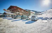 Ski & Bike Appartements Forsthaus - parking
