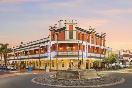 The Rose Hotel & Motel Отели в г. Pelican Point