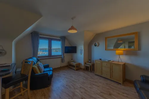 Quay Head View Aparthotel - parking
