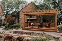 Eastland Suites Hotel & Conference Ctr, Trademark by Wyndham Hotel a Bloomington