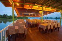 블루문 리버사이드 리조트 Phibun Mangsahan 호텔