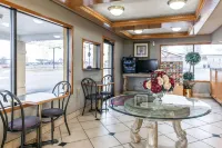 Econo Lodge - 2-Star