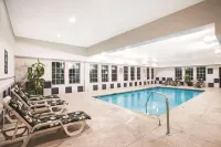 La Quinta Inn & Suites by Wyndham Stonington-Mystic Area - Pools