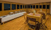 Treebo Omega Stay Inn - Bãi đậu xe