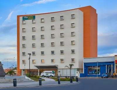 City Express Junior by Marriott Aguascalientes Centro Hôtels à proximité de : Jardin de San Marcos