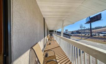 Super 8 by Wyndham Sturgis