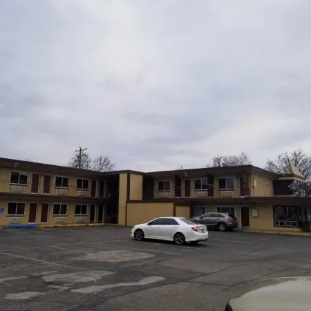 Travelodge by Wyndham Terre Haute