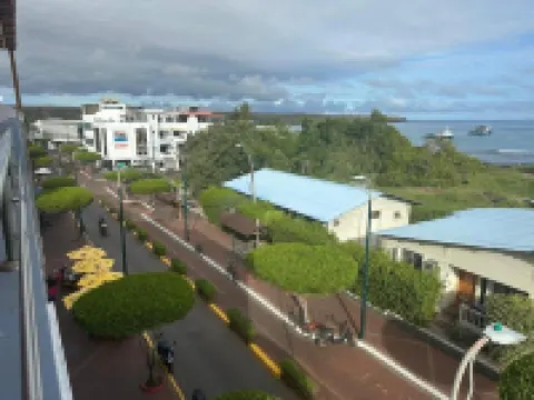BAY VIEW HOUSE - GALAPAGOS APARTMENTS