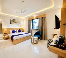 Zip by Spree Hotels R Group - Near Coaching Hub & Oxy Park