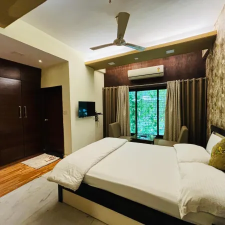 Royal Palms Luxury Service Apartment