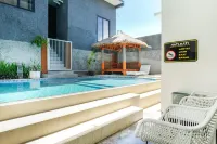 Urbanview Golden Barbie Near Jawa Timur Park 2 - مسبح