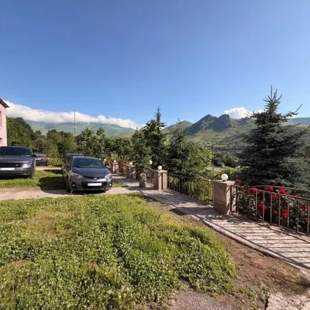 Yeghevnut Hotel