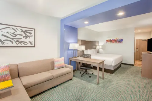 La Quinta Inn & Suites by Wyndham Dallas Duncanville Hotels in Cedar Hill