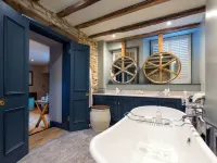 Mr & MRS Smith the Wheatsheaf Inn Hotels in Bibury