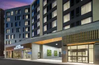 AC Hotel St. Louis Central West End Hotels near Forest Park