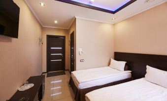 Forest End Foks Mini-Hotel