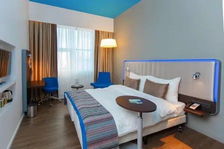 Park Inn by Radisson Novokuznetsk (Парк Инн Рэдиссон Новокузнецк) Отели рядом с достопримечательностью «Выставочный зал»