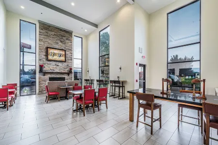 Holiday Inn Express & Suites FRANKLIN by IHG