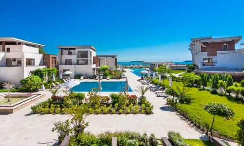 Apolonia Resort