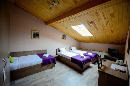 Aron (Арон) Отели рядом с достопримечательностью «Комитет Земельных и Имущественных Отношений»