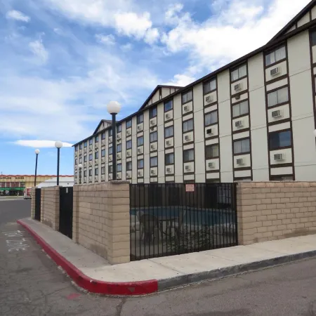 Longhorn Boulder Highway Отели рядом с достопримечательностью «Боулдер-Стрип»