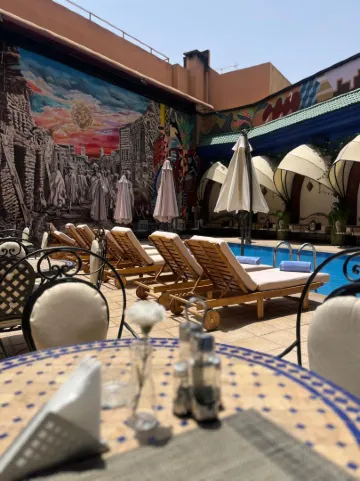 藍色海洋春日酒店