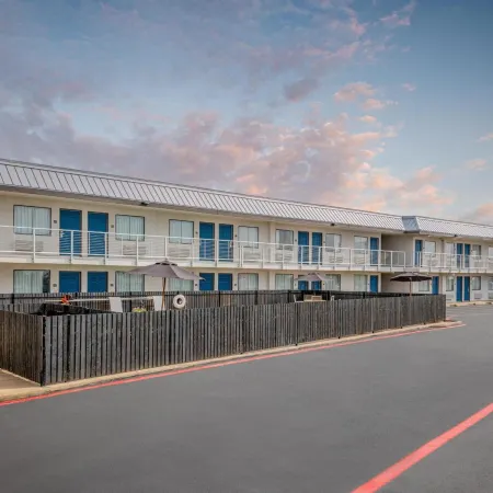 Motel 6 Euless, TX - Dallas