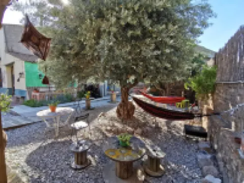 Mucha Masia Hostel Rural Urba Hotels in El Prat de Llobregat