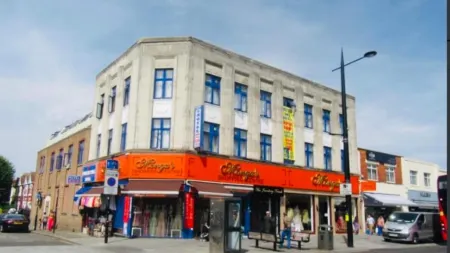 Pacific Inn London Heathrow Отели рядом с достопримечательностью «Gurdwara Sri Guru Singh Sabha»