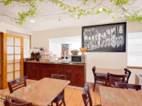 Super 8 by Wyndham Yucca Val/Joshua Tree Nat Pk Area Hotels in Yucca Valley