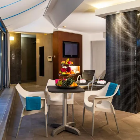 Hotel Avance