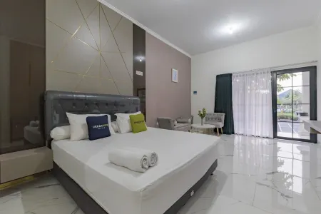 Urbanview Hotel Khayrizsan Tasikmalaya by RedDoorz Отели рядом с достопримечательностью «Teknik Informatika»