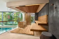 Crystal House Suite Hotel & Spa