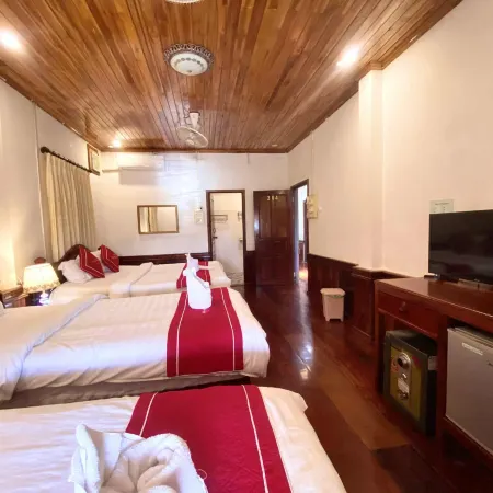 Villay Vanh Place House Отели рядом с достопримечательностью «Ват Ахам»