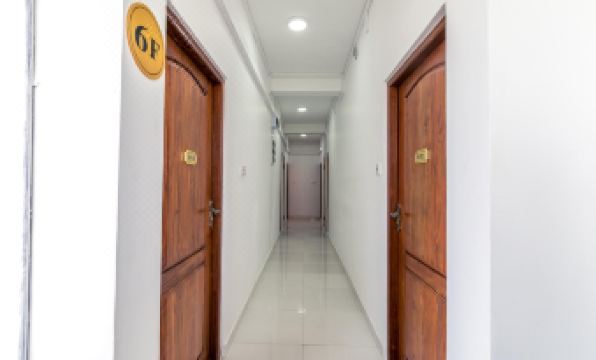 Metro Port City Hotel