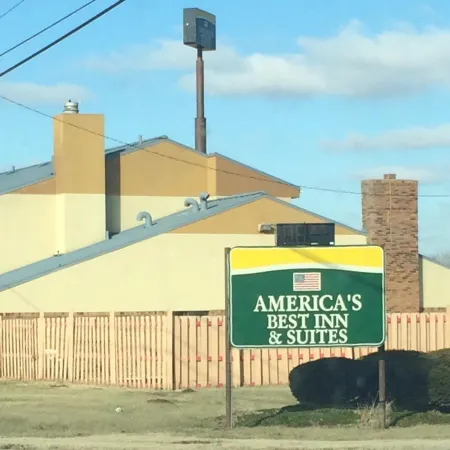 Days Inn & Suites by Wyndham Caseyville