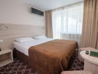 熱姆丘任娜酒店 鄰近富尼库拉尔的酒店