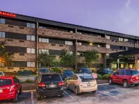 Holiday Inn INDIANAPOLIS - AIRPORT AREA N by IHG - parking