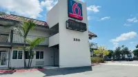 Studio 6 Suites San Ysidro, CA – San Diego South Bay
