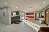 Super 8 by Wyndham Hot Springs - Pet friendly