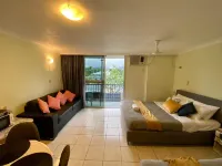 Cairns Holiday Lodge
