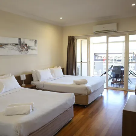 The Australian Hotel Motel