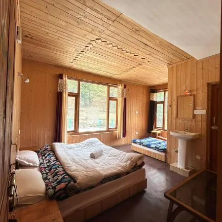 Shiva Valley Riverside Home Stay